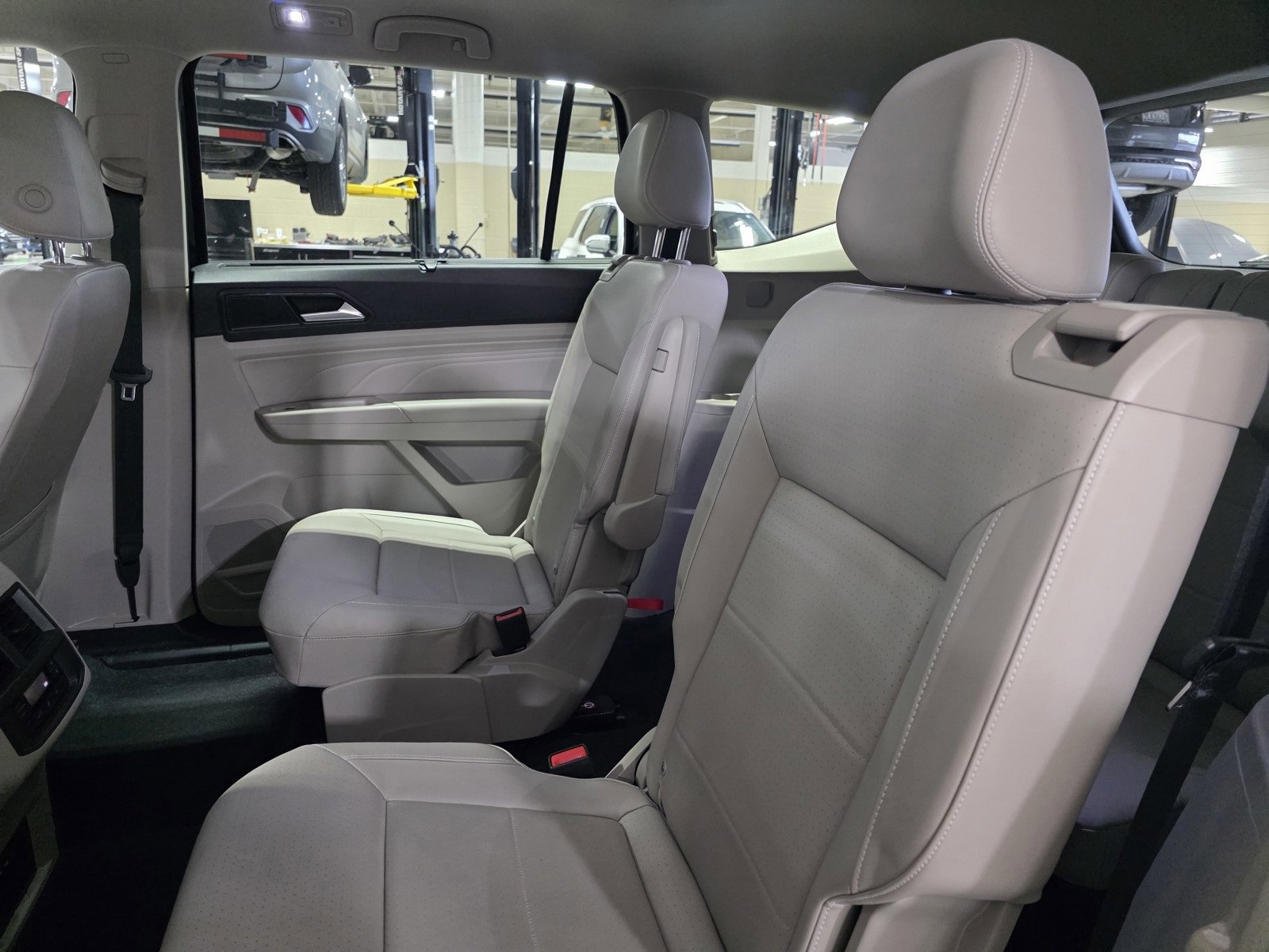 Used 2022 Volkswagen Atlas SE image 12