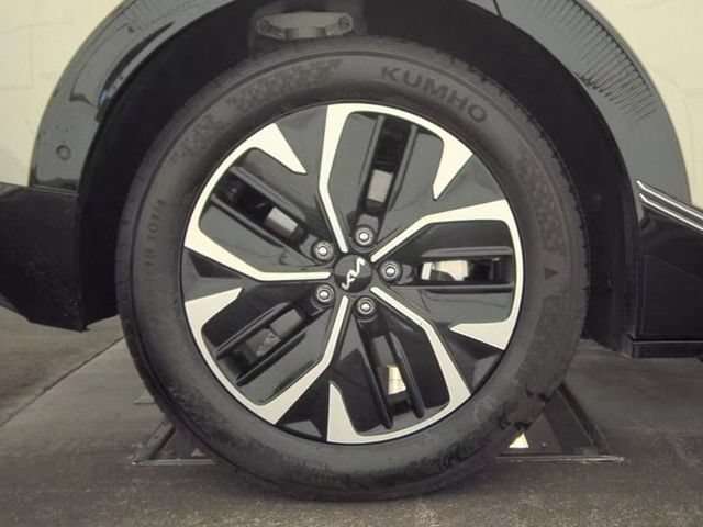 Certified 2024 Kia EV6 Wind w/ Wind Technology Package RWD image 11