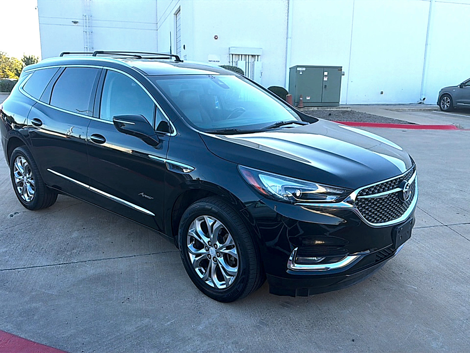 Used 2019 Buick Enclave Avenir w/ Avenir Technology Package FWD image 3