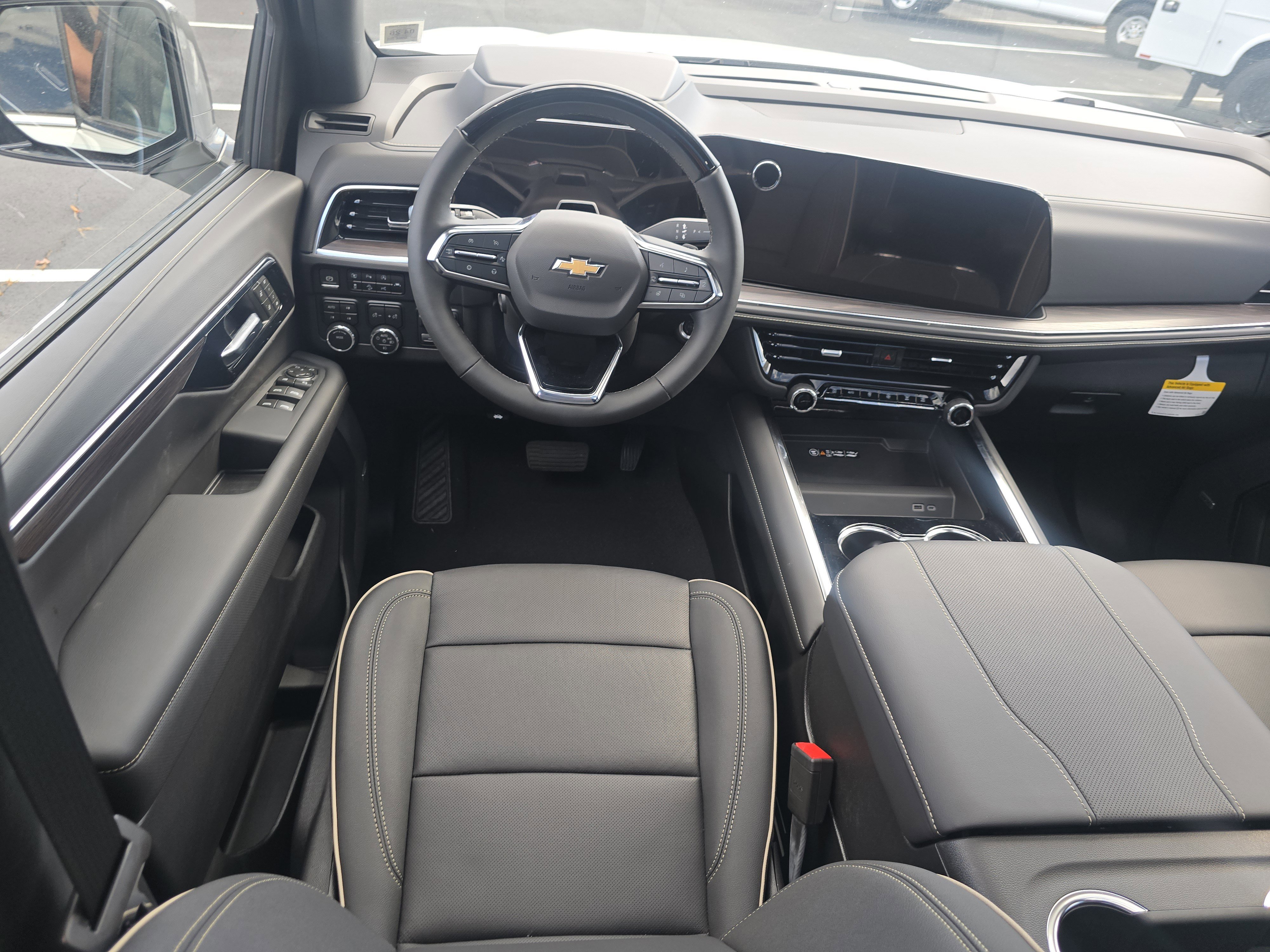 New 2025 Chevrolet Suburban Premier image 28