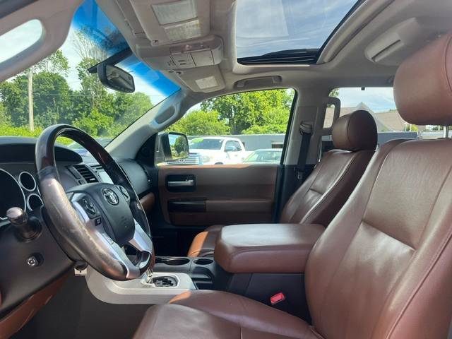 Used 2015 Toyota Sequoia Platinum AWD/4WD image 5