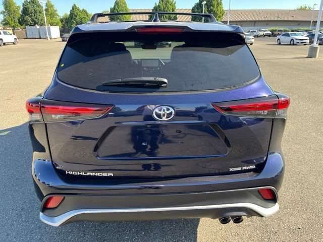 Used 2024 Toyota Highlander XSE AWD/4WD image 6
