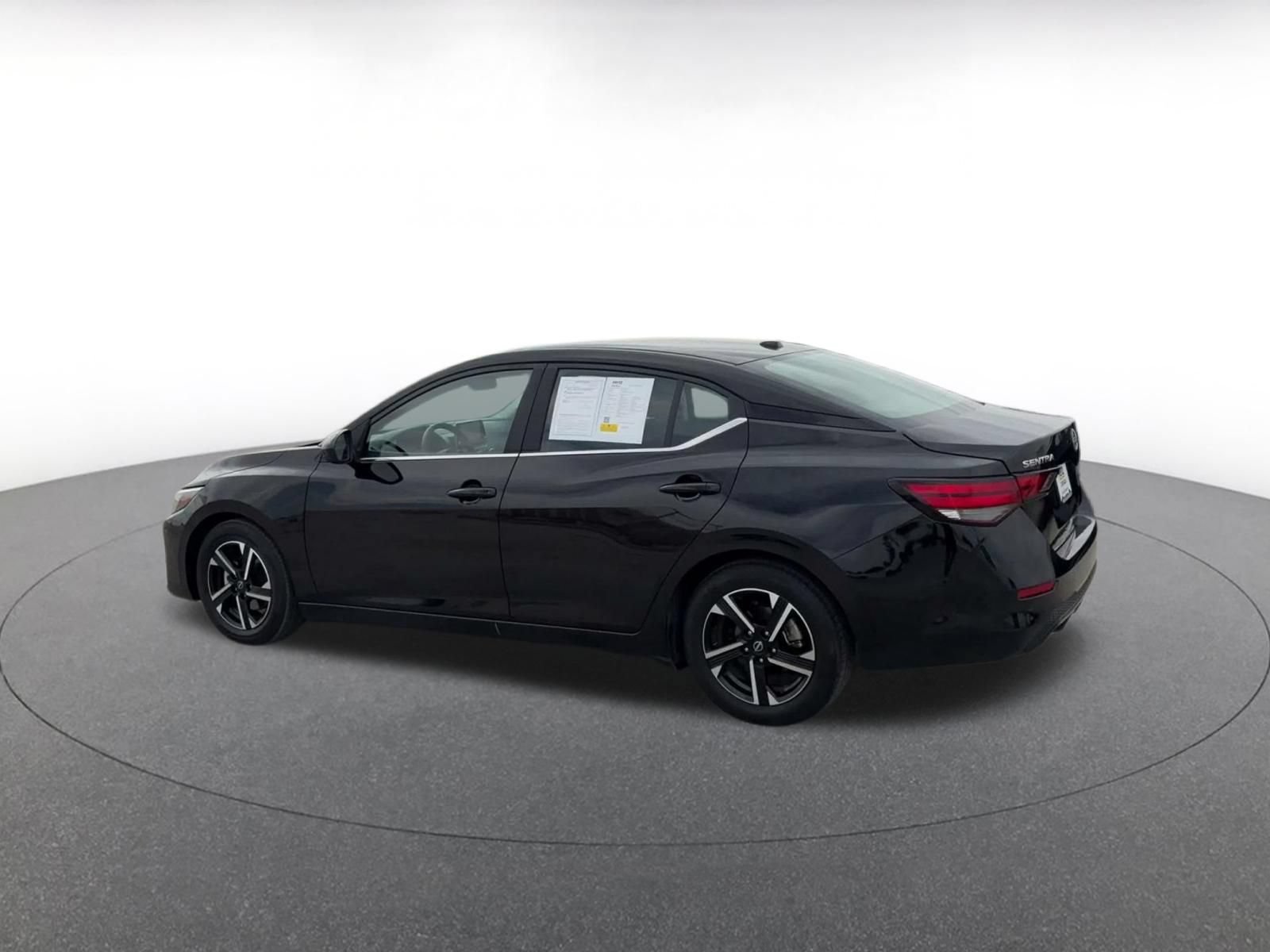 Used 2025 Nissan Sentra SV FWD image 9