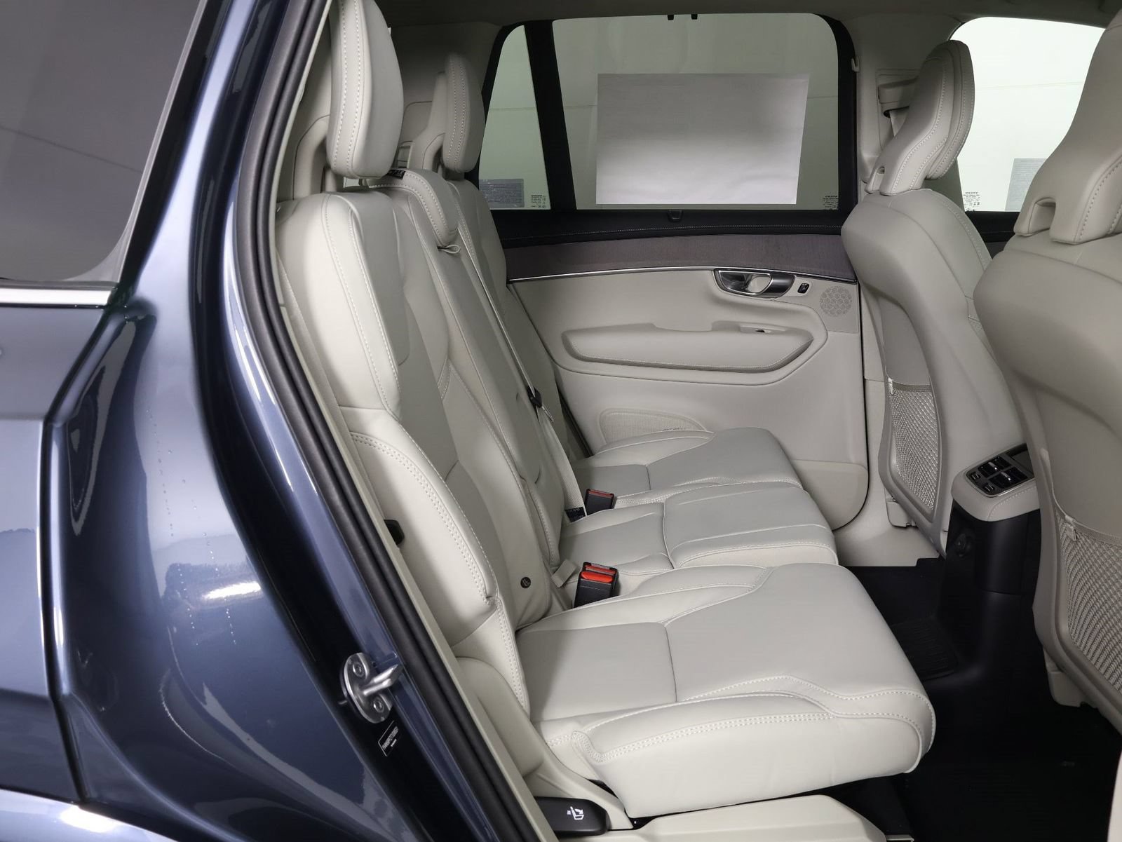 New 2026 Volvo XC90 T8 Ultra w/ Protection Package AWD/4WD image 11