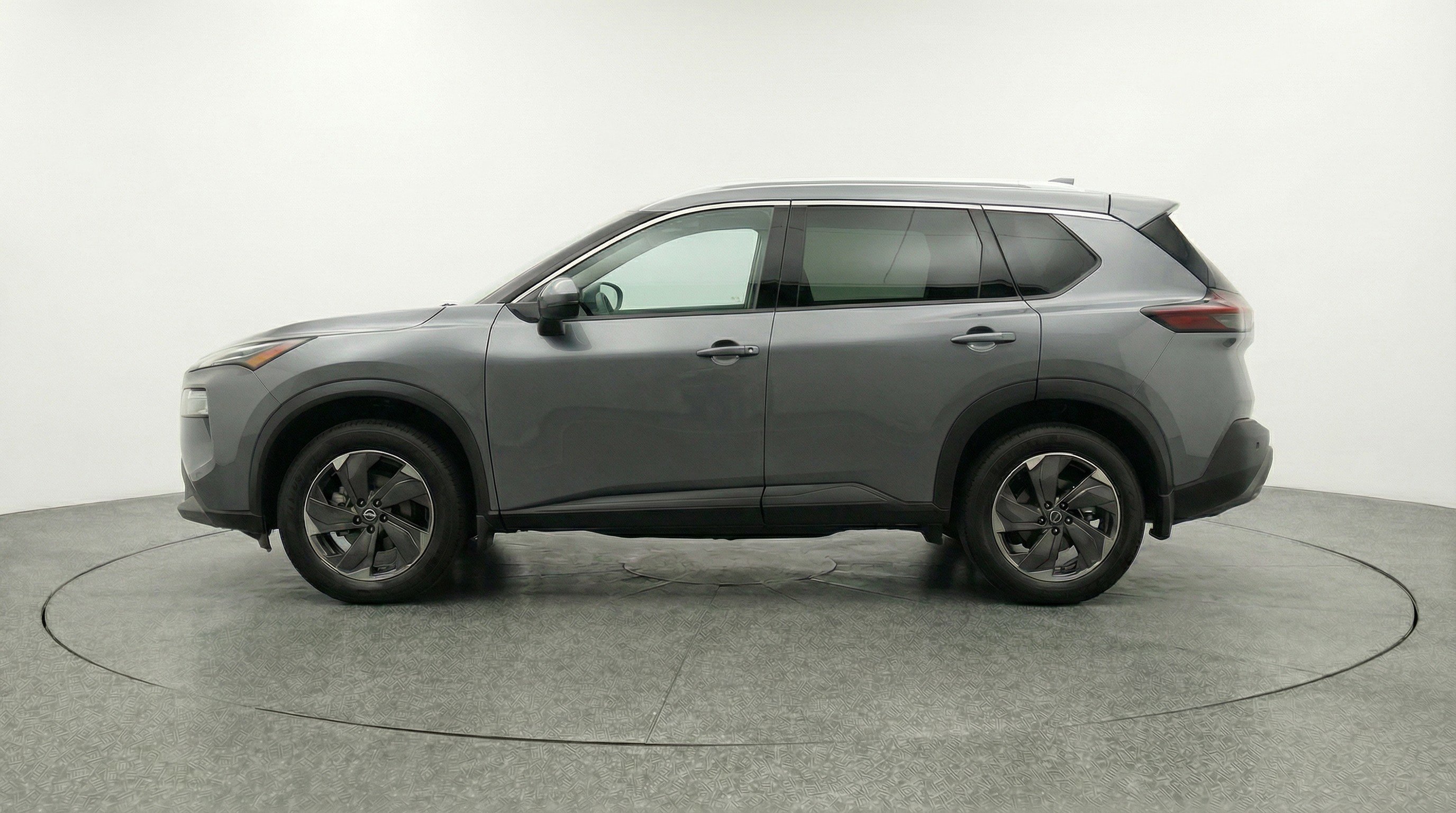 Used 2025 Nissan Rogue SV FWD image 5