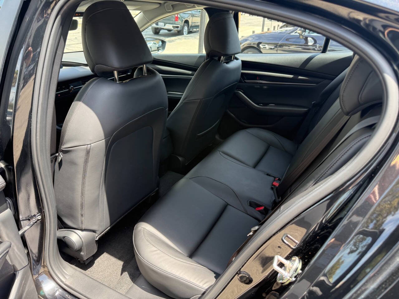 Used 2025 MAZDA MAZDA3 s FWD image 31