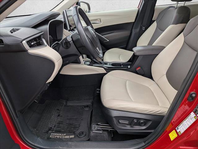 Used 2024 Toyota Corolla Cross XLE w/ Convenience Package image 16