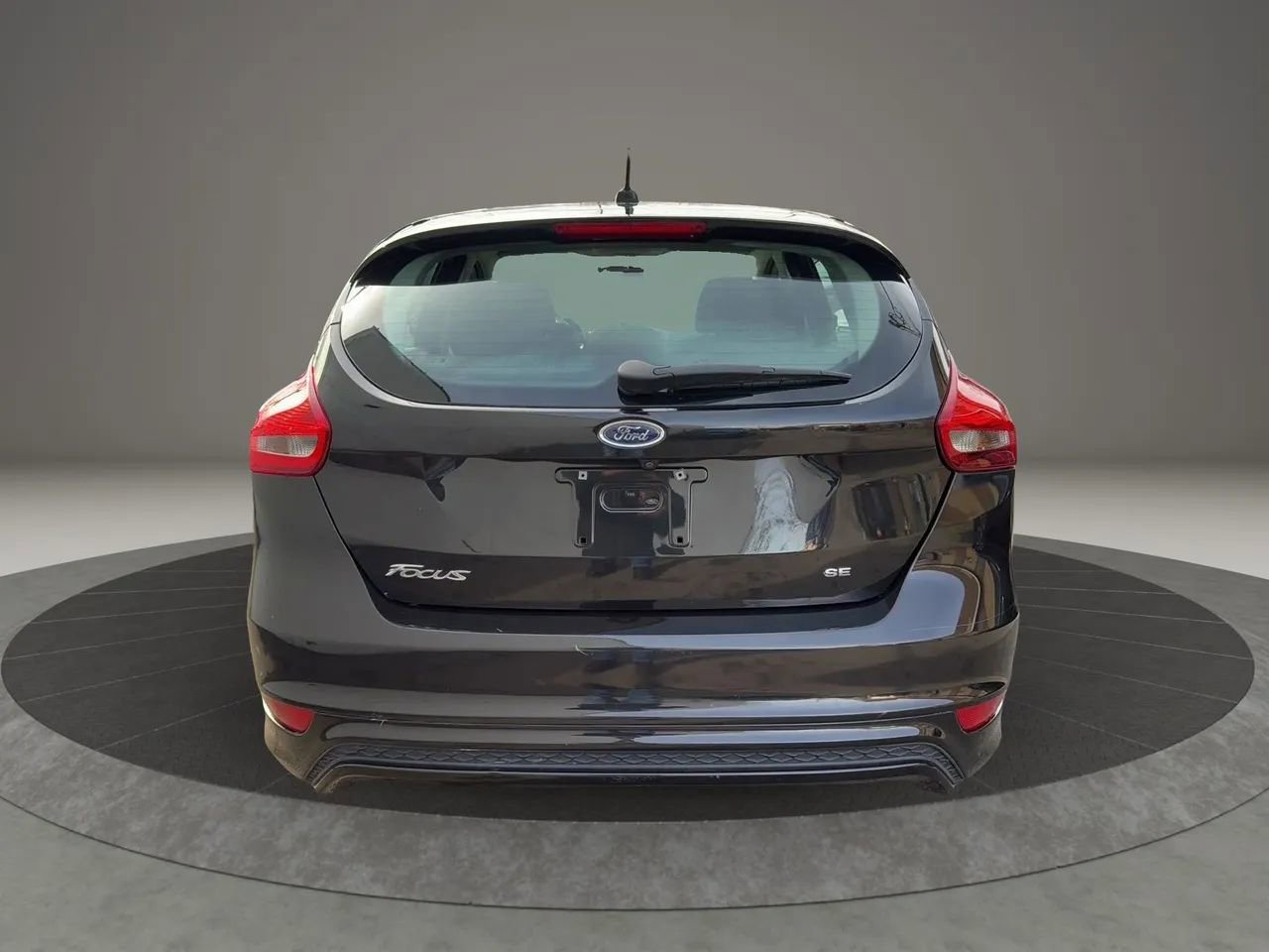 Used 2015 Ford Focus SE w/ SE Sport Package image 6