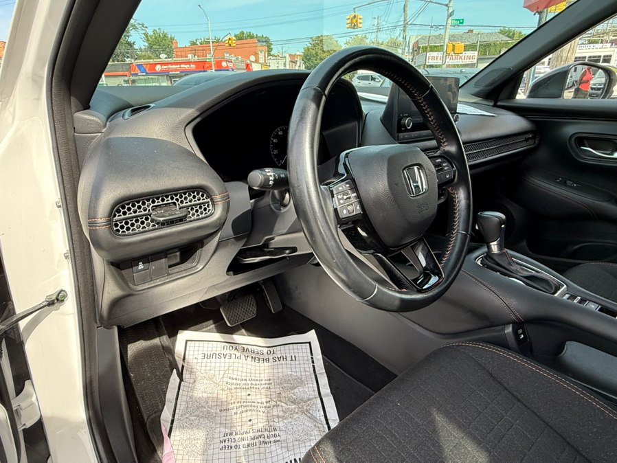 Used 2025 Honda HR-V Sport image 12