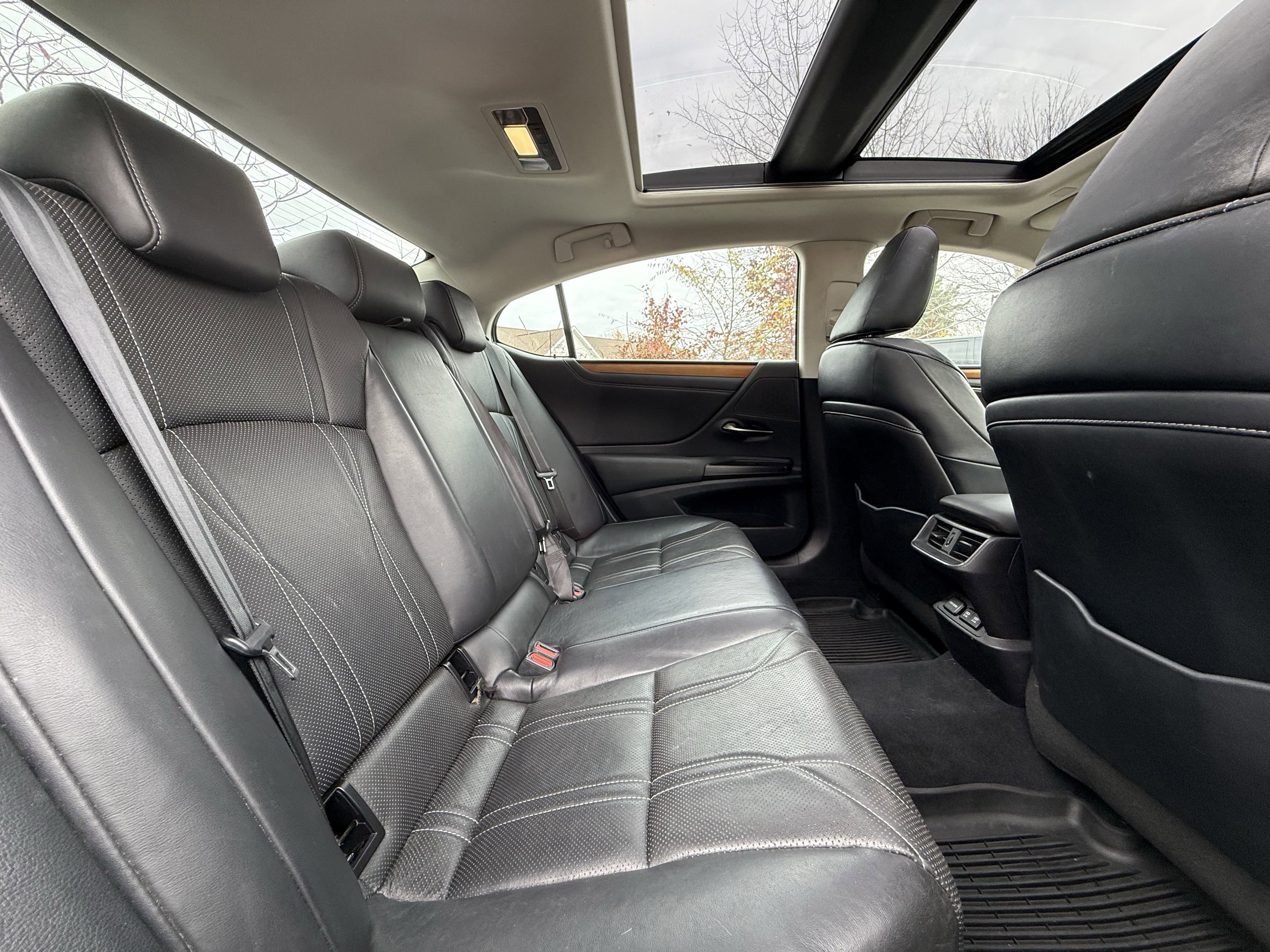 Used 2019 Lexus ES 350 Luxury image 36