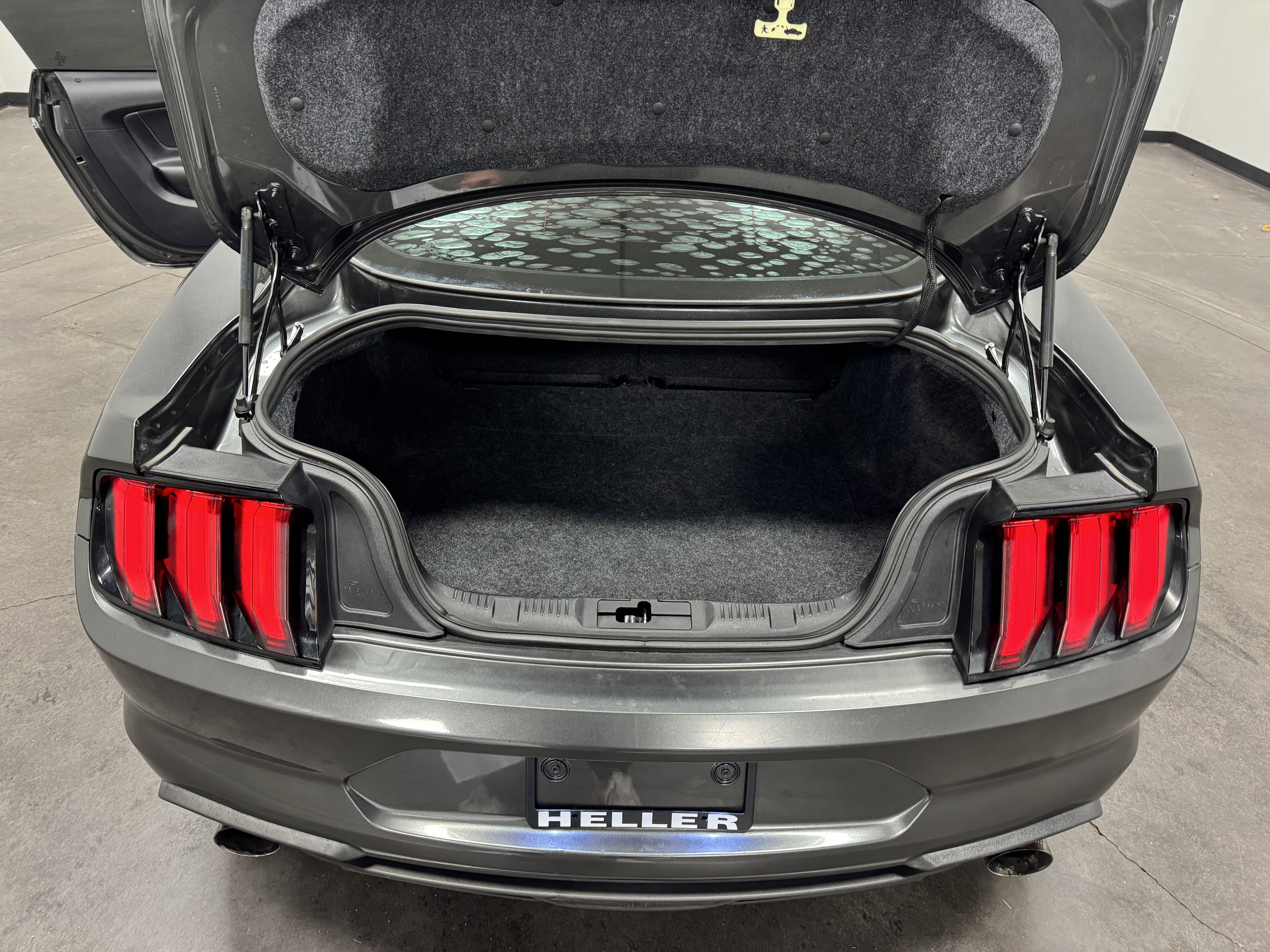 Used 2019 Ford Mustang Coupe image 11