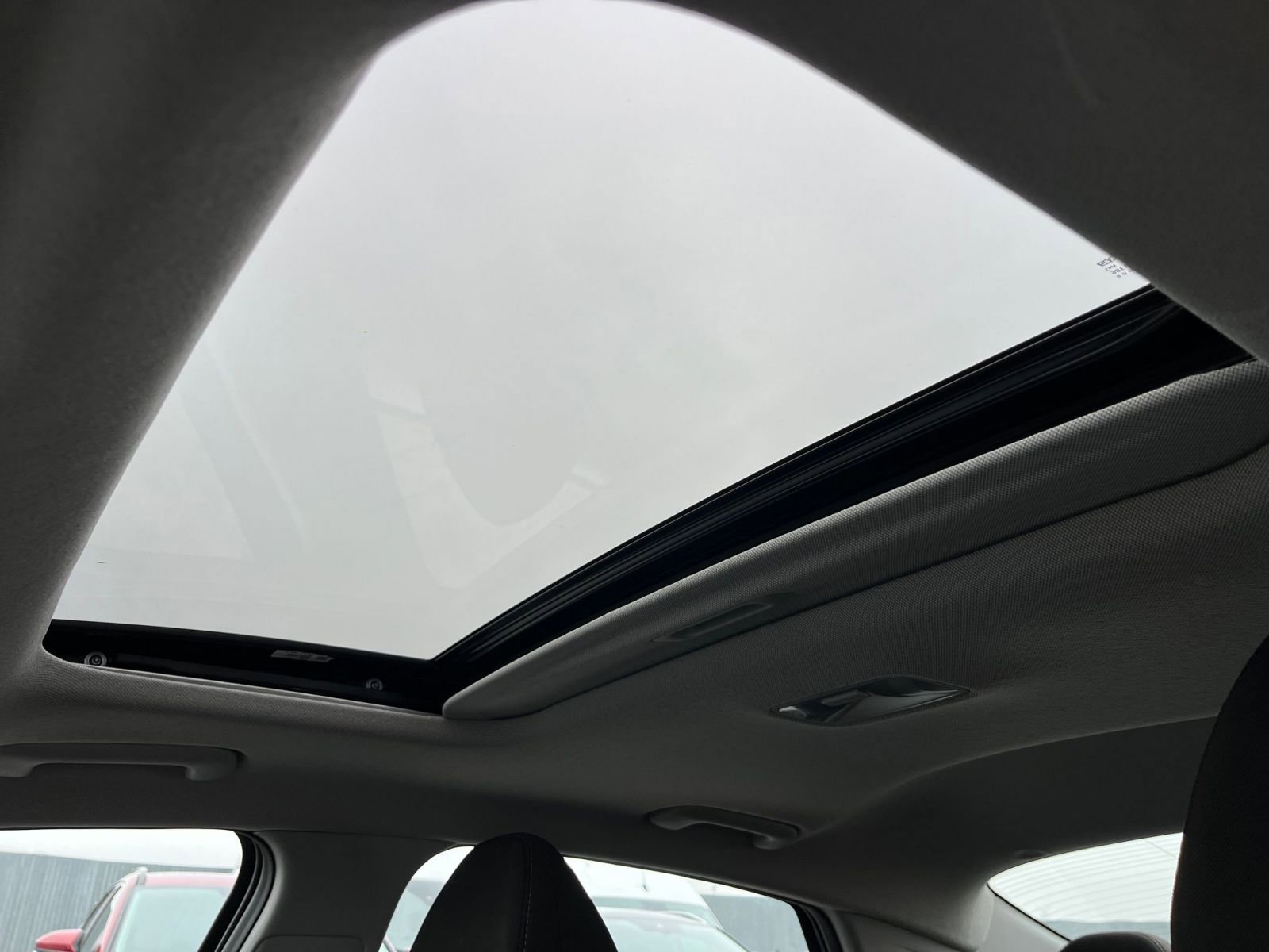 Used 2025 Hyundai Elantra SEL image 29