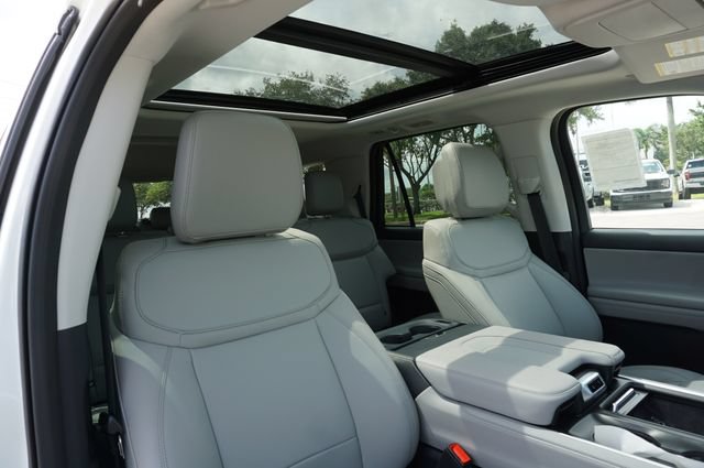 New 2027 Ford Expedition Active RWD image 2