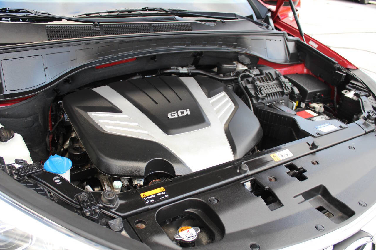 Used 2016 Hyundai Santa Fe SE w/ Cargo Package image 20