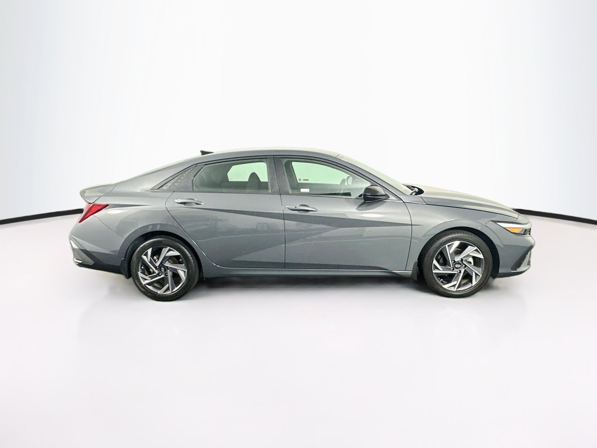 Used 2025 Hyundai Elantra Sport FWD image 10