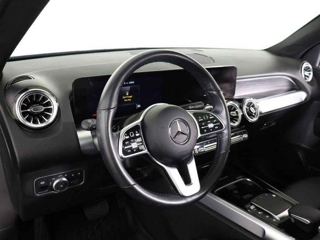 Used 2023 Mercedes-Benz GLB 250 4MATIC image 29