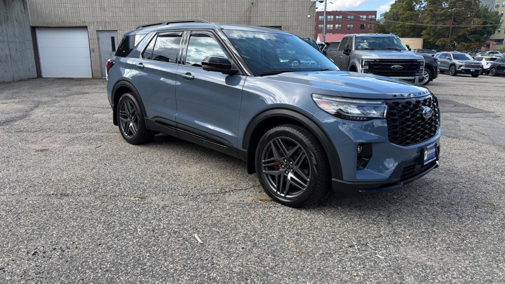 Used 2025 Ford Explorer ST AWD/4WD image 9