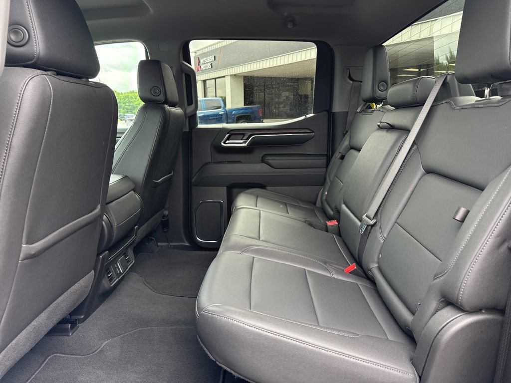 Used 2024 GMC Sierra 1500 SLT AWD/4WD image 31