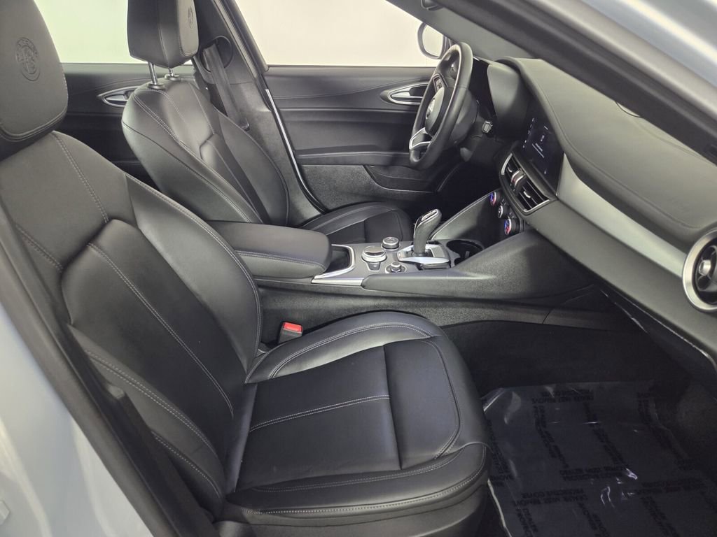 Used 2024 Alfa Romeo Giulia Ti image 4