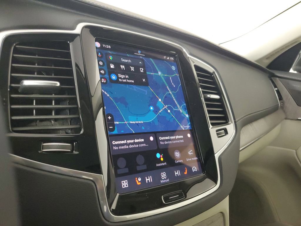 Certified 2024 Volvo XC90 B6 Ultimate w/ Protection Package Premier image 31