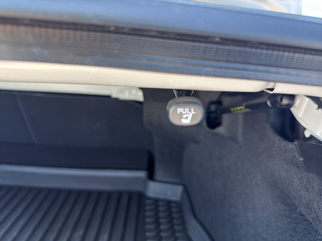 Used 2024 Toyota Camry SE FWD image 8