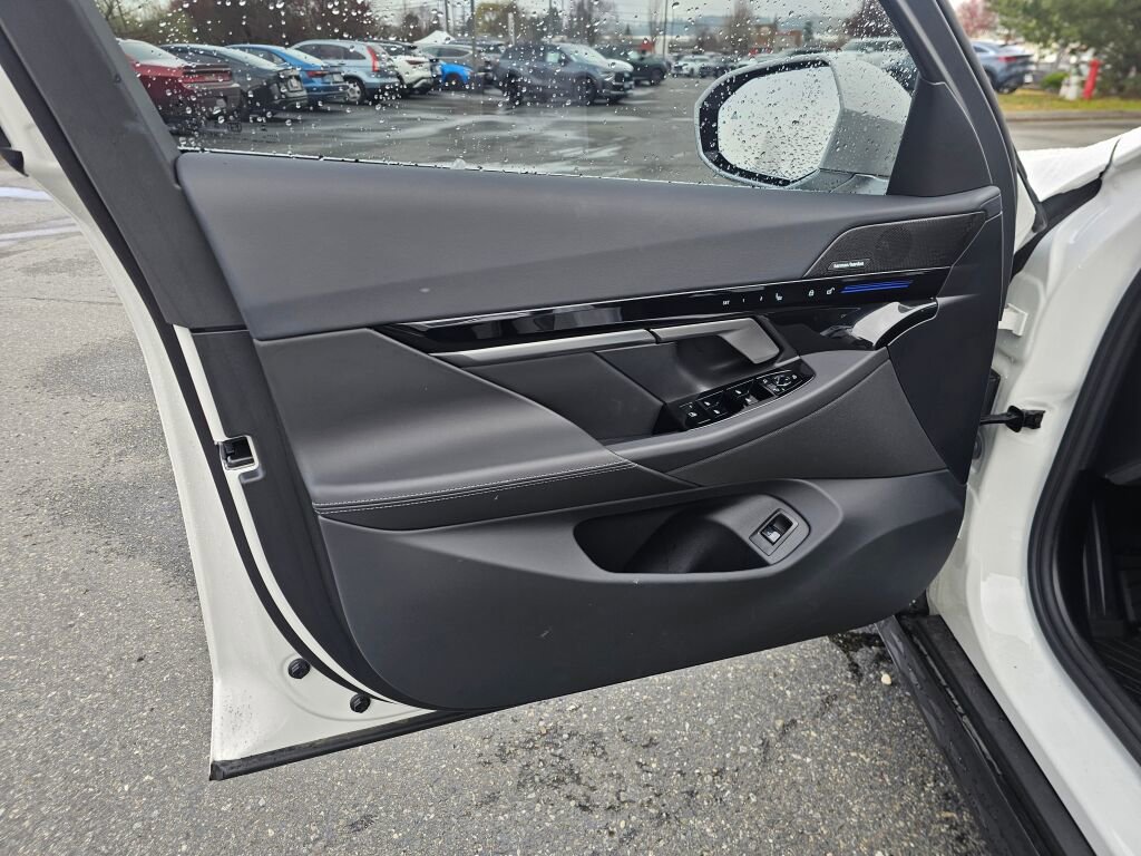 Used 2026 BMW 530i xDrive w/ Premium Package image 23