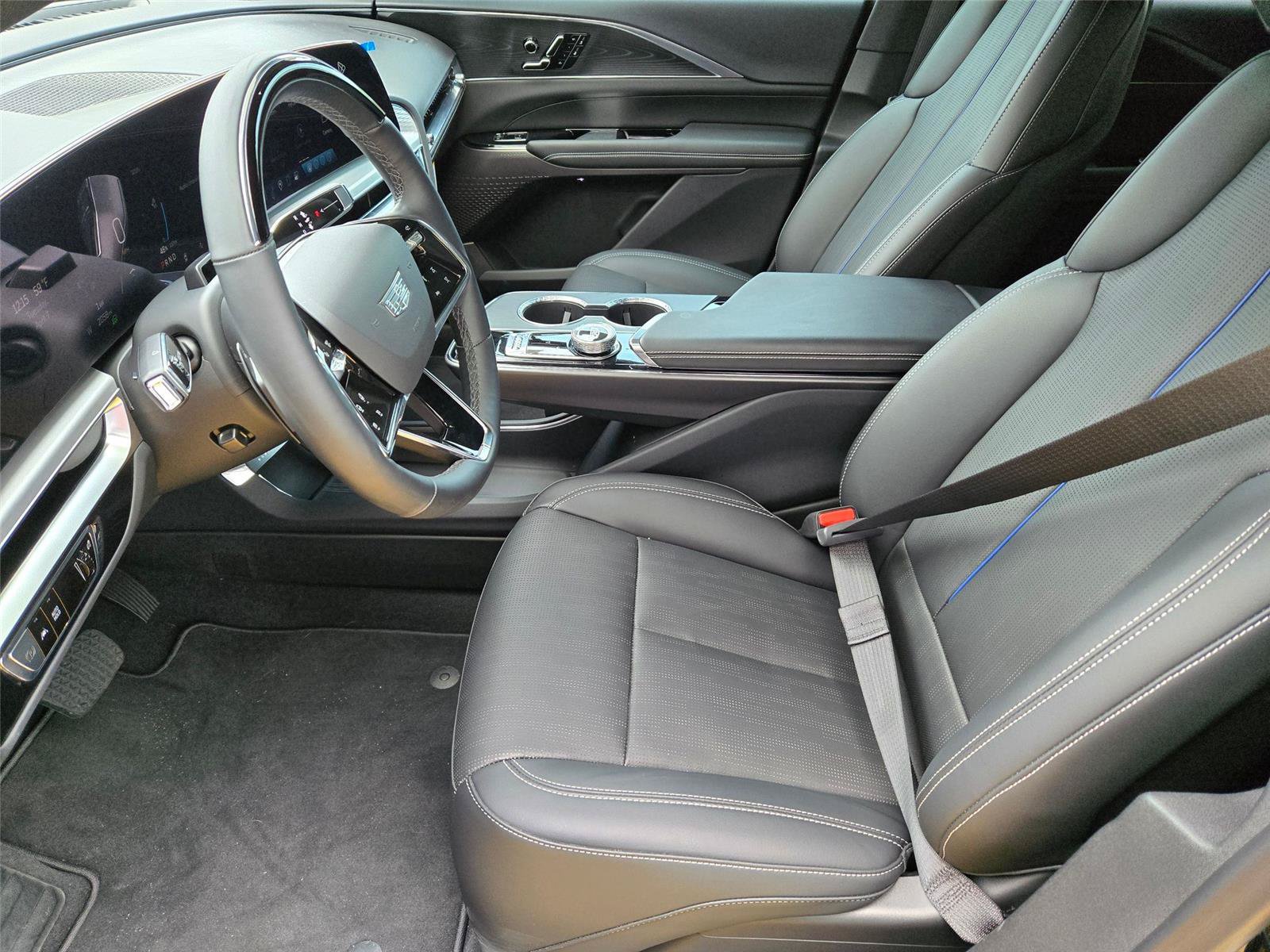 New 2026 Cadillac Lyriq Premium Luxury AWD/4WD image 11