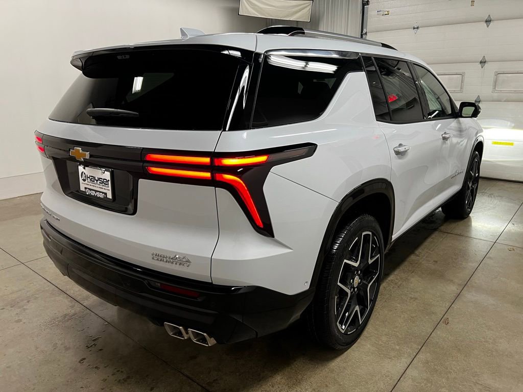 New 2026 Chevrolet Traverse High Country image 3