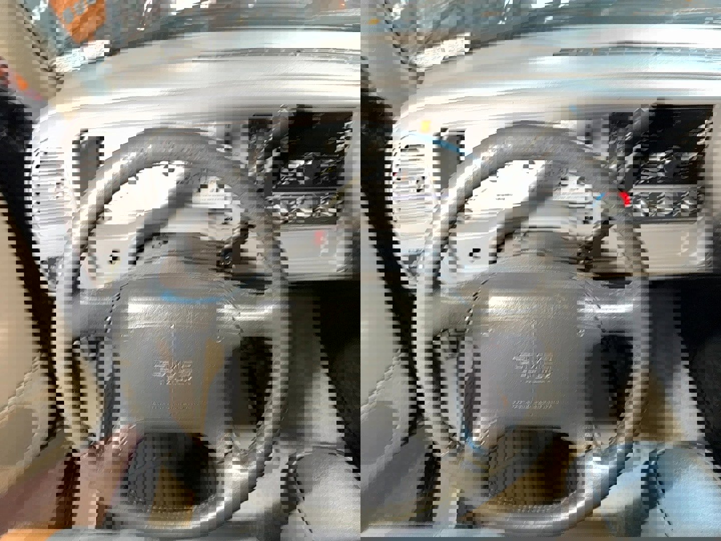 Used 1995 GMC Yukon SLE image 35