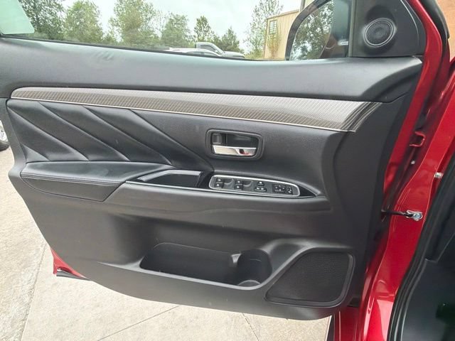 Used 2019 Mitsubishi Outlander SEL AWD/4WD image 18