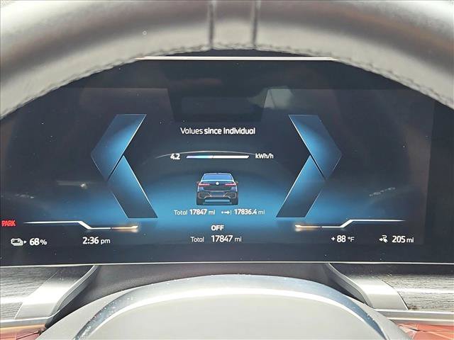 Used 2024 BMW i7 xDrive60 w/ Executive Package AWD/4WD image 11