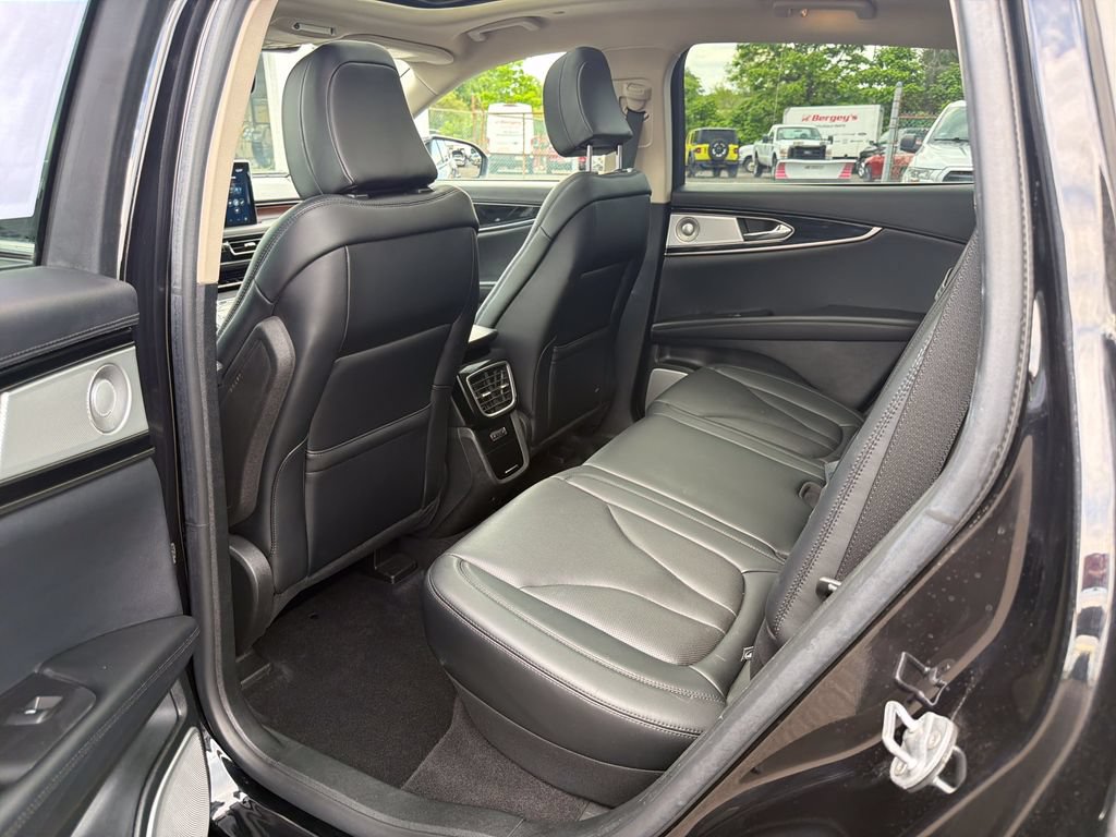 Certified 2023 Lincoln Nautilus Reserve w/ Equipment Group 202A AWD/4WD image 8