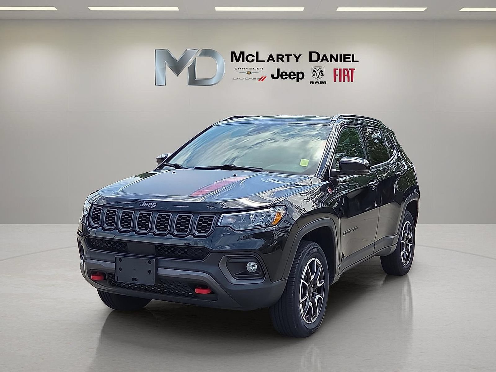 Used 2024 Jeep Compass Trailhawk AWD/4WD image 2
