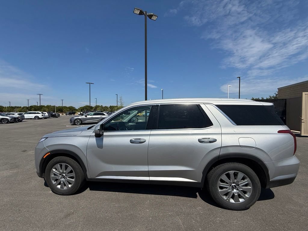 Used 2025 Hyundai Palisade SEL FWD image 6