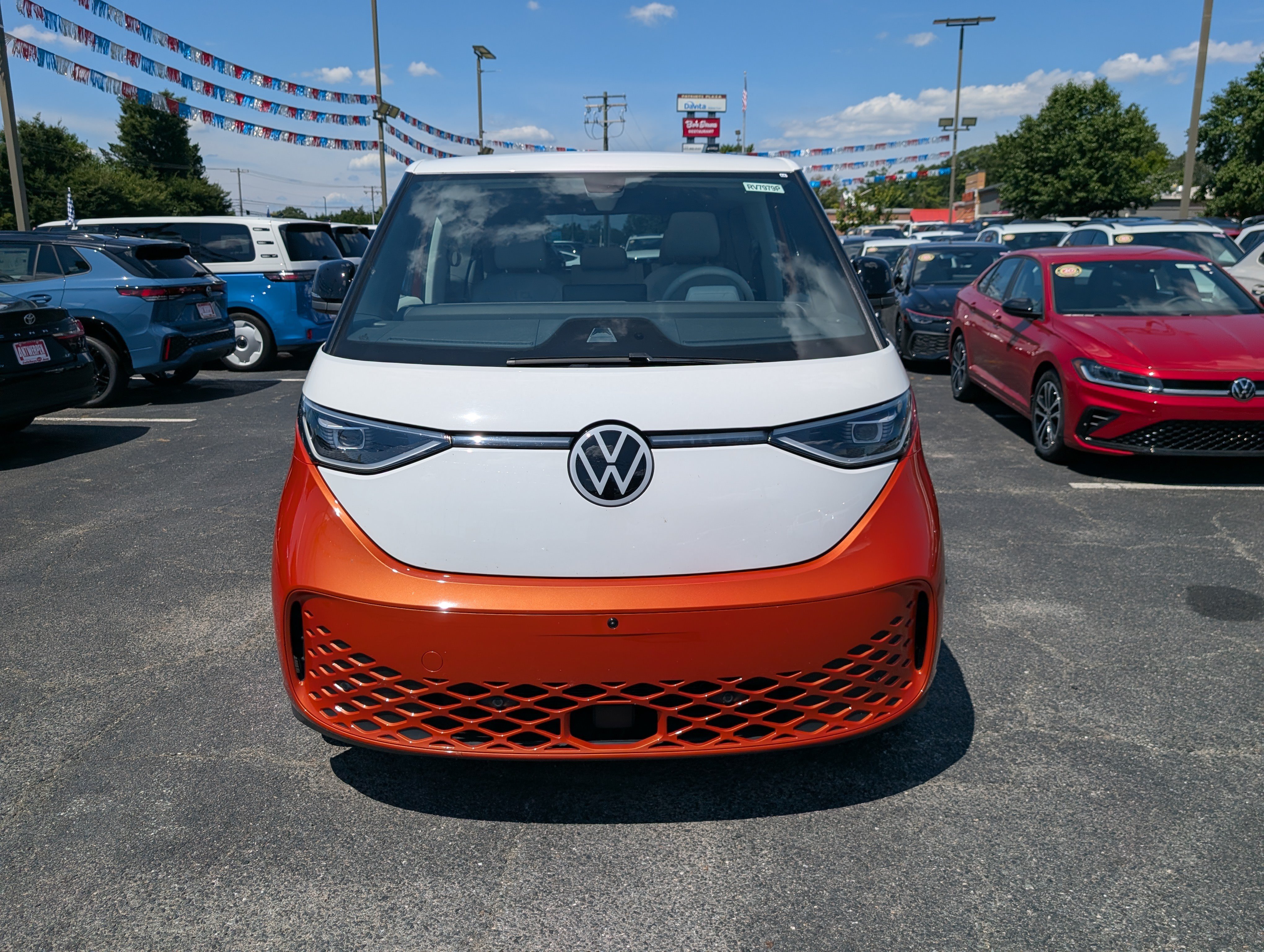 Used 2025 Volkswagen ID. Buzz Pro S Plus RWD image 8