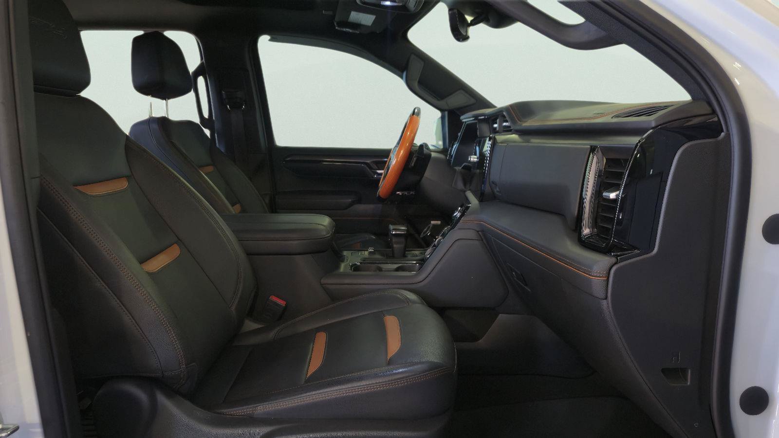 Used 2023 GMC Sierra 1500 AT4 w/ Technology Package AWD/4WD image 24