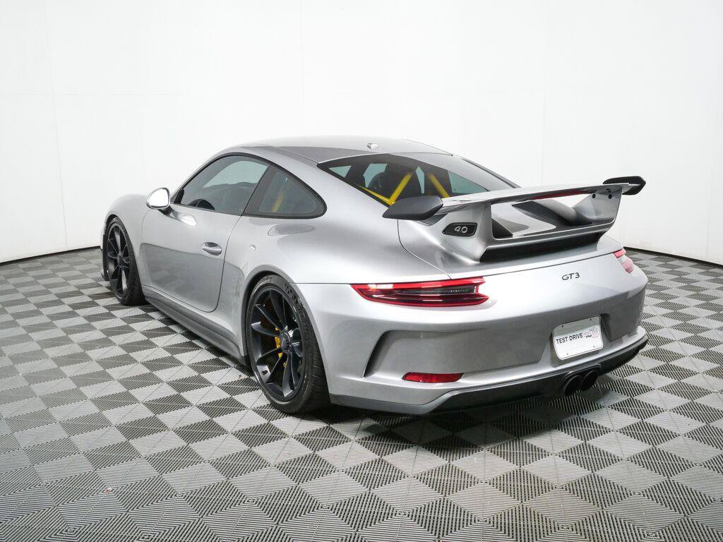 Used 2018 Porsche 911 GT3 RWD image 3