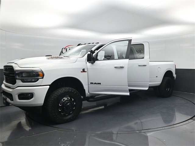 Used 2024 RAM 3500 Laramie w/ Night Edition image 32