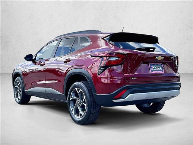 Certified 2025 Chevrolet Trax LT w/ Driver Confidence Package image 13