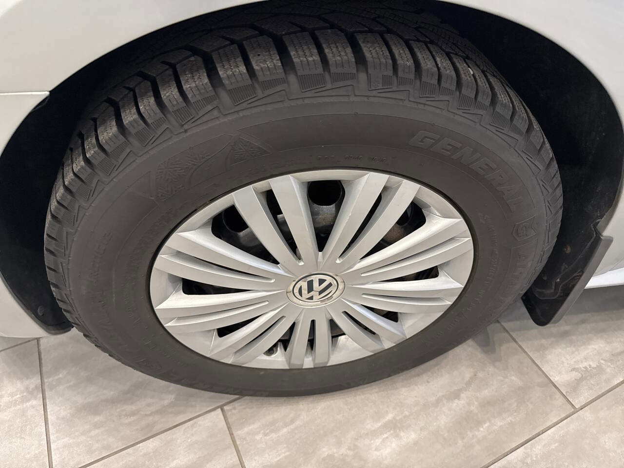 Used 2015 Volkswagen Passat 1.8T S FWD image 38