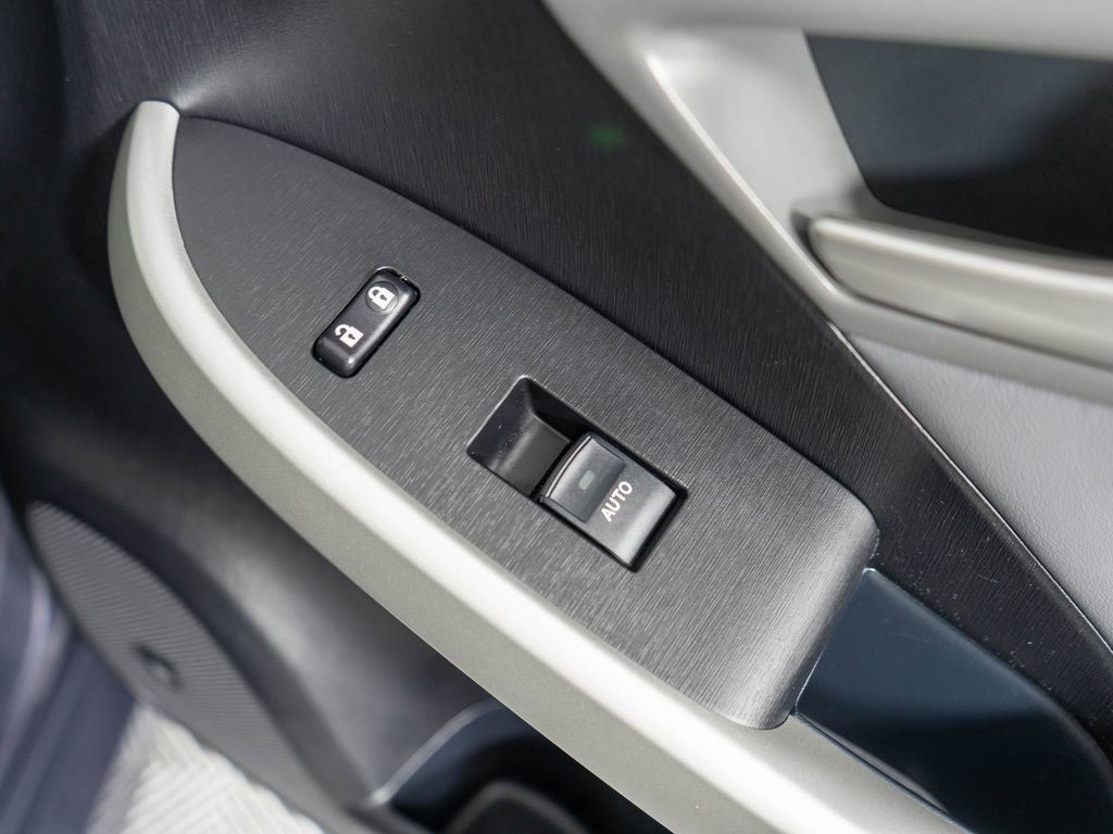 Used 2015 Toyota Prius Four image 9