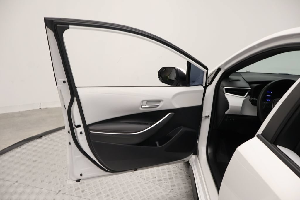 Used 2024 Toyota Corolla SE FWD image 16