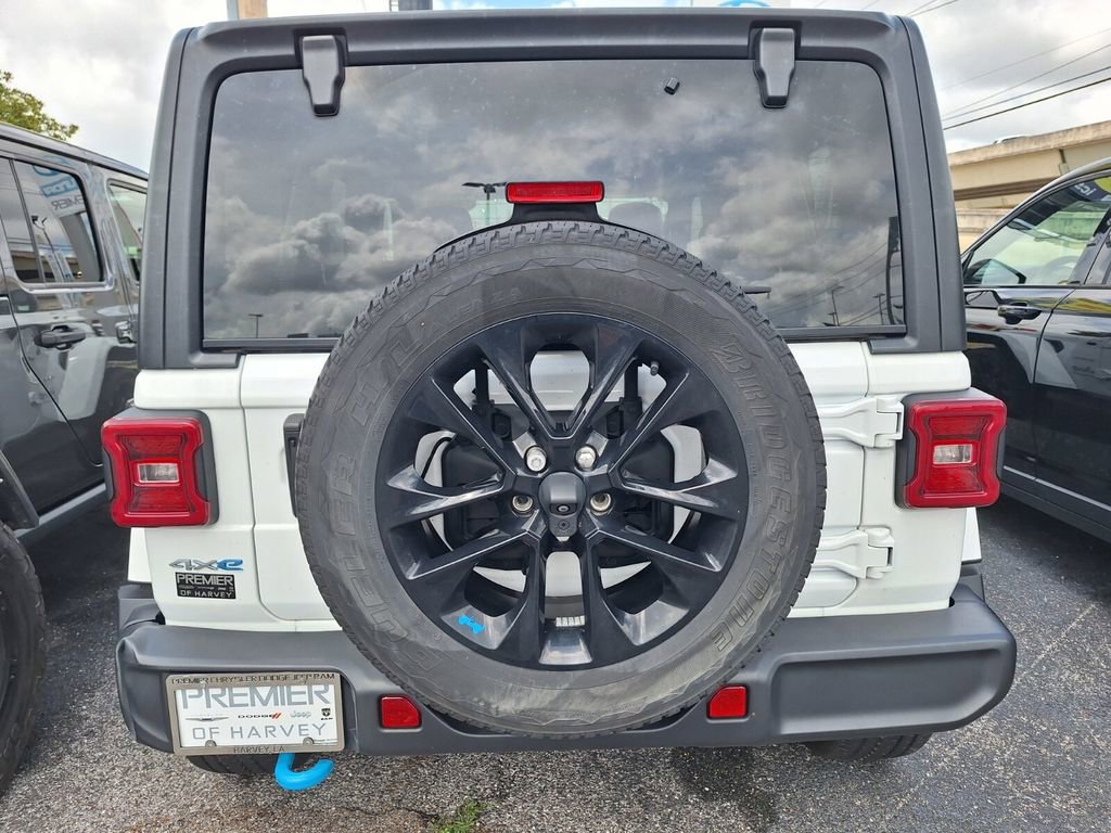 Used 2023 Jeep Wrangler Unlimited Sahara w/ Cold Weather Group AWD/4WD image 5
