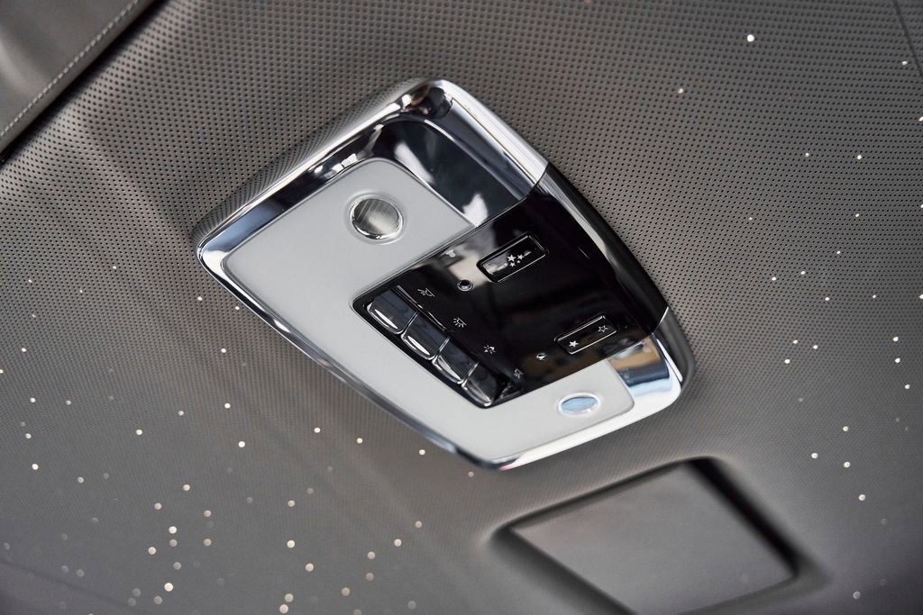 Used 2025 Rolls-Royce Phantom Sedan RWD image 63