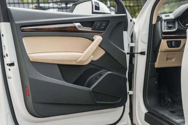 Used 2019 Audi Q5 2.0T Premium w/ Convenience Package image 38