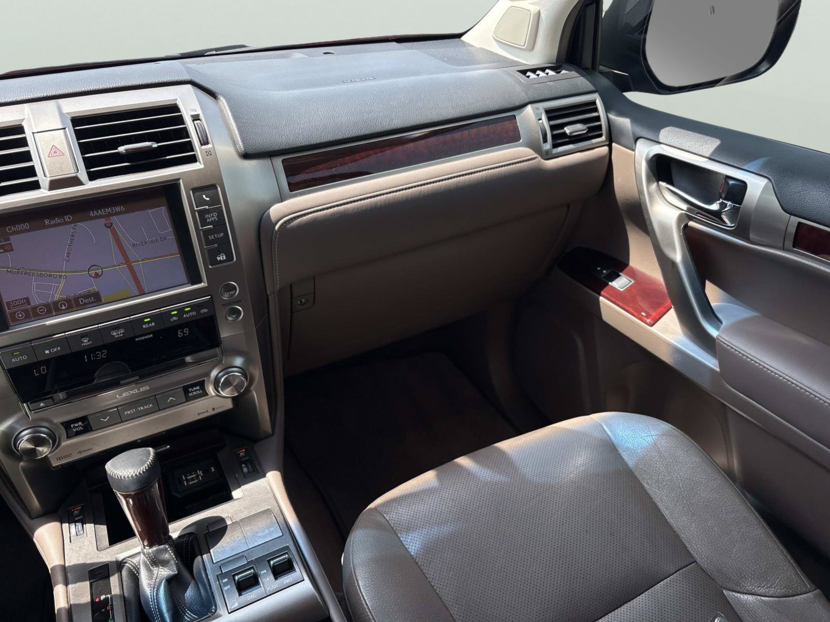 Used 2017 Lexus GX 460 Premium AWD/4WD image 14
