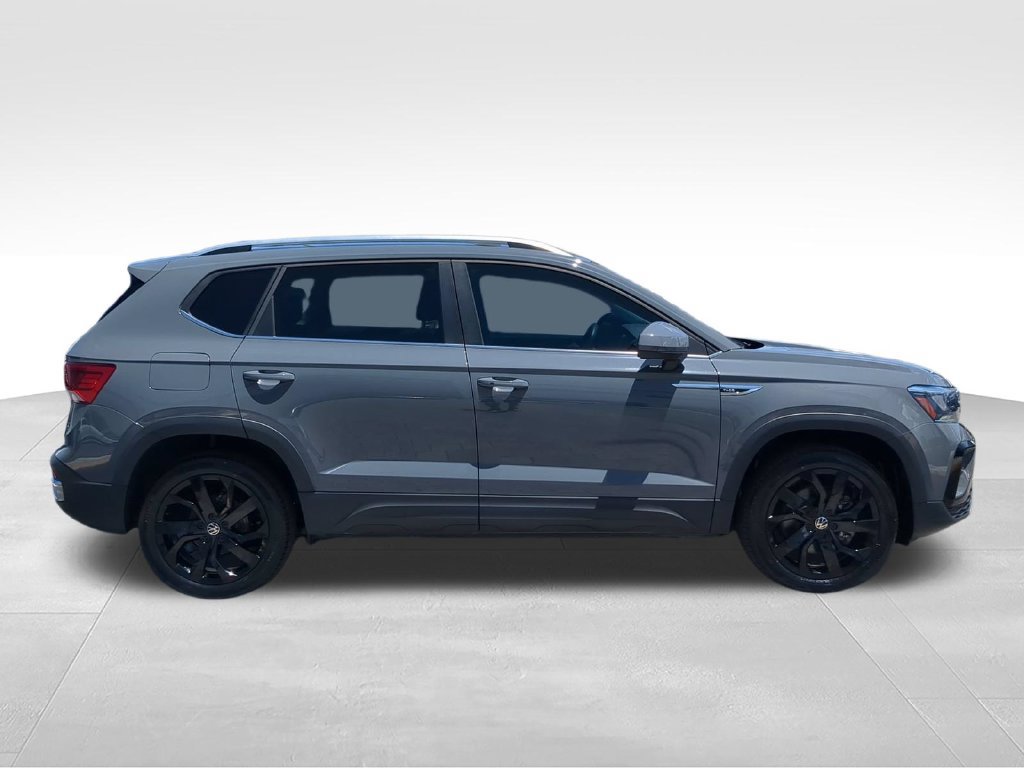 Certified 2023 Volkswagen Taos SE w/ Panoramic Sunroof Package FWD image 3