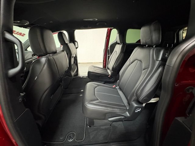 New 2026 Chrysler Pacifica Select FWD image 20