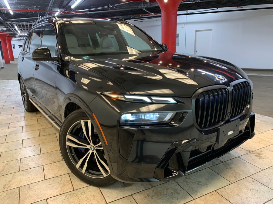 Used 2024 BMW X7 xDrive40i w/ M Sport Package AWD/4WD image 5