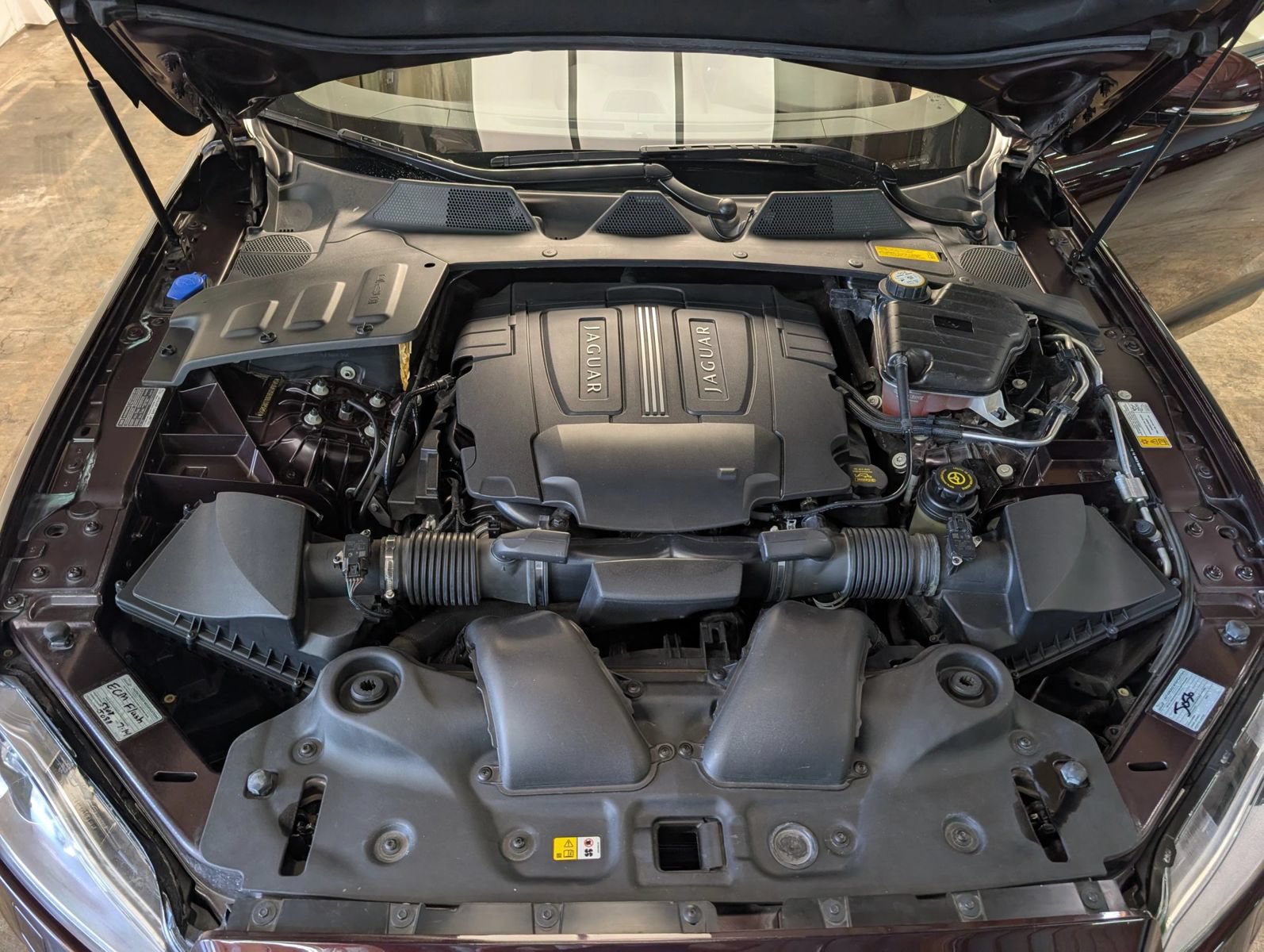 Used 2011 Jaguar XJ L RWD image 35